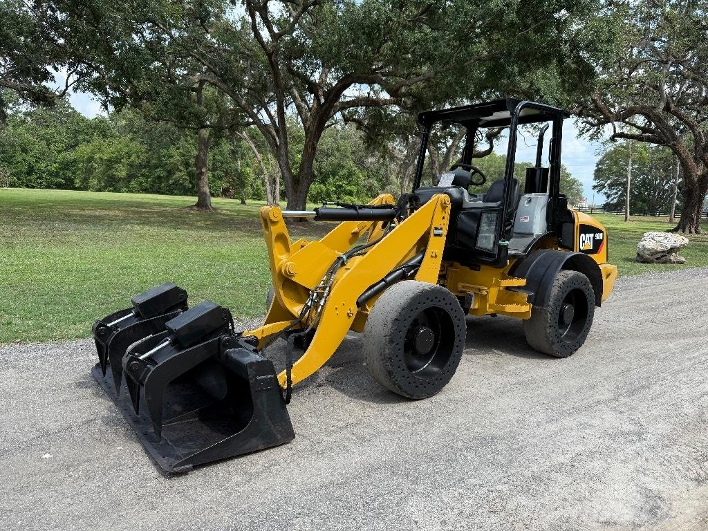 CAT 908 H Kolesni nakladalci