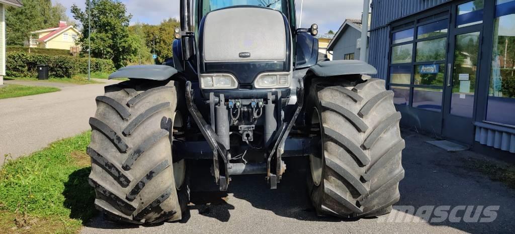 Valtra S 260 Traktorji
