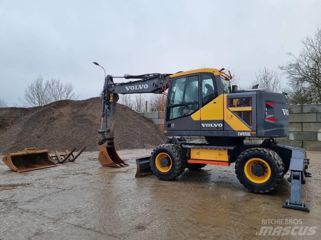 Volvo EWR 150 E Bagri na kolesih