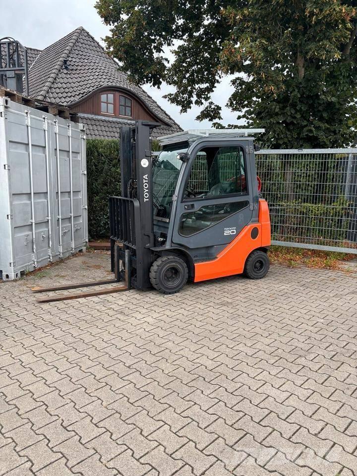 Toyota 8 FGKF 20 Plinski viličarji