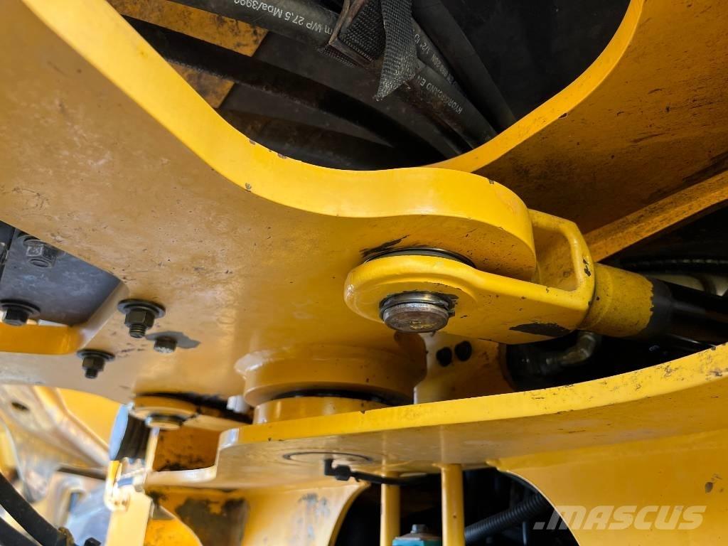 Volvo L90F Kolesni nakladalci