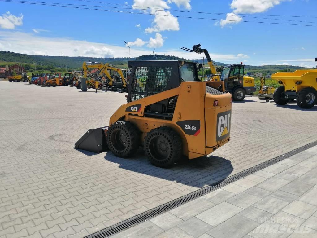 CAT 226 B 3 Skid steer mini nakladalci