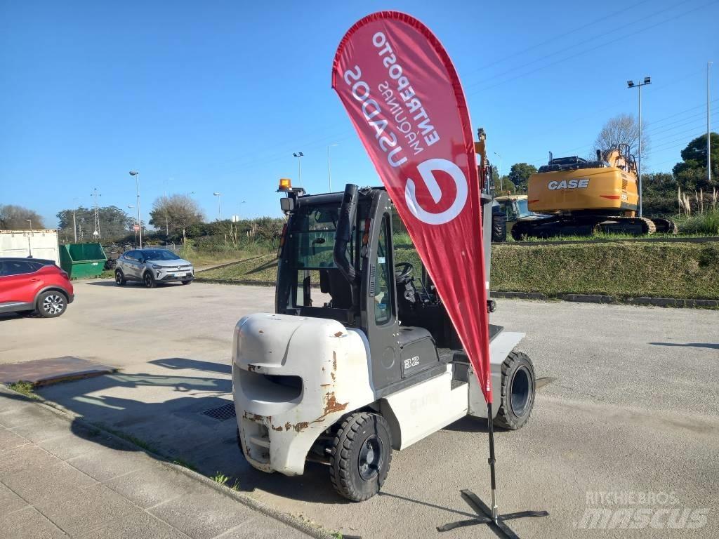 UniCarriers D32 Dizelski viličarji