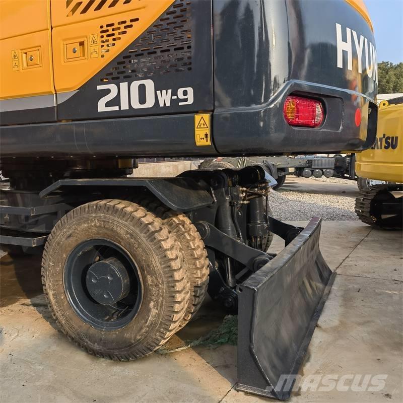 Hyundai 210W -9 Bagri na kolesih