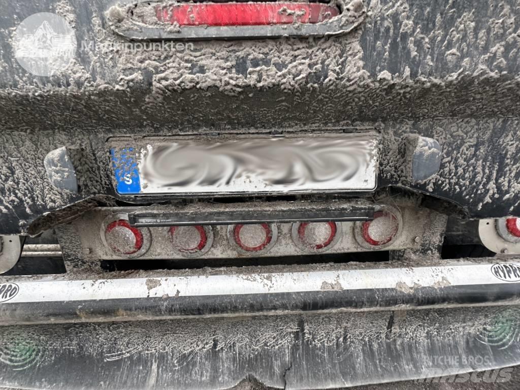 Jyki V 42 T00 Prikolice za hlode