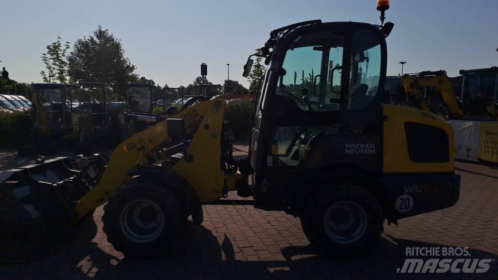 Wacker Neuson WL32 Kolesni nakladalci