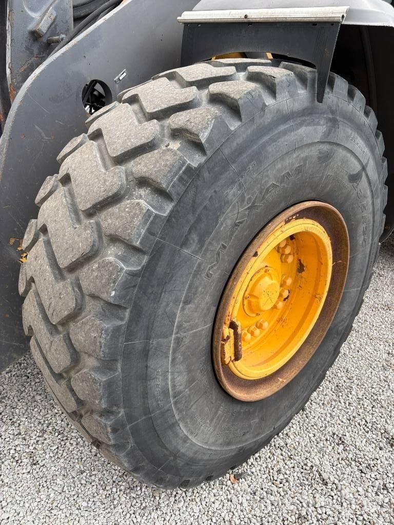 Volvo L 120 H Kolesni nakladalci