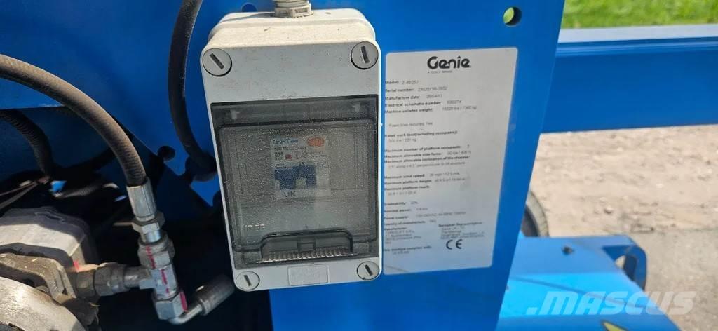 Genie Z/45/25j Zglobne dvižne ploščadi