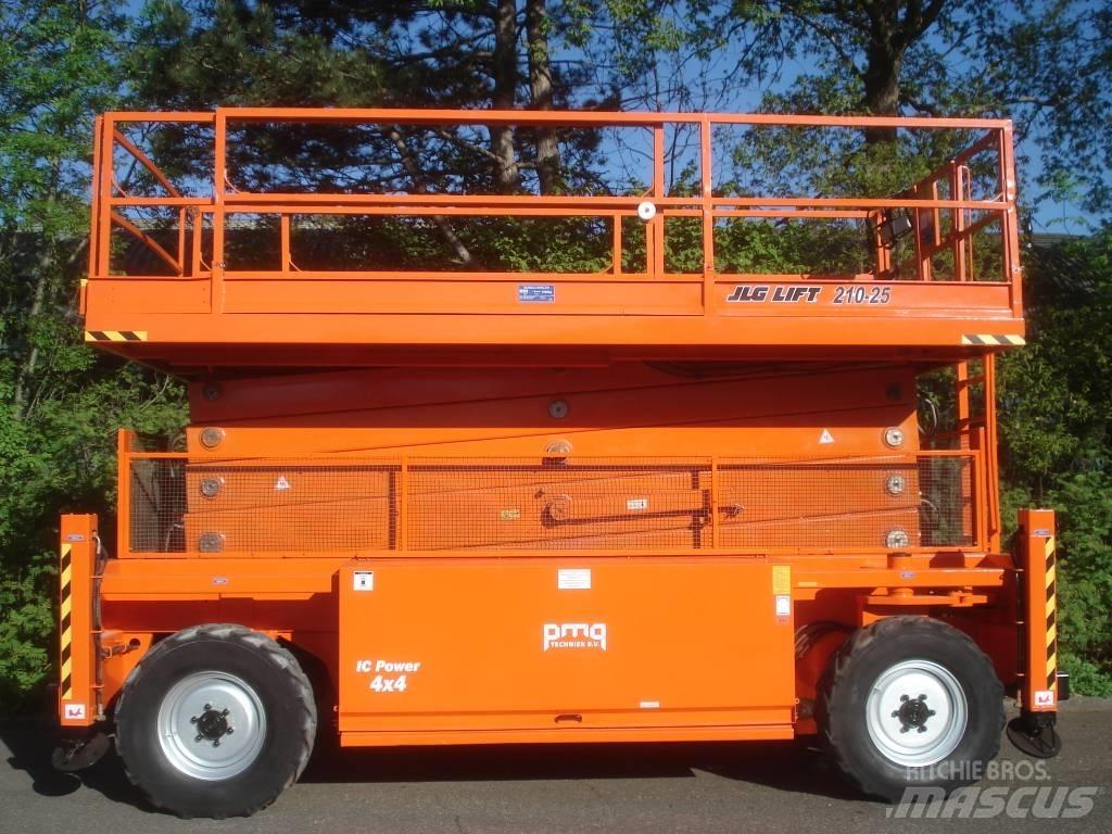 JLG 210-25 Škarjaste dvižne ploščadi