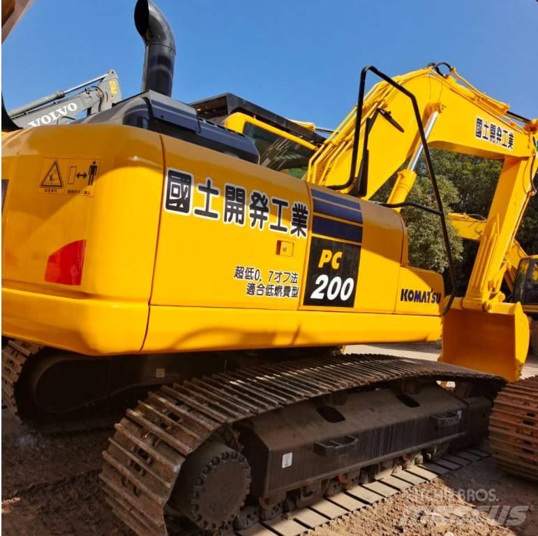 Komatsu PC 200-8 Bagri goseničarji