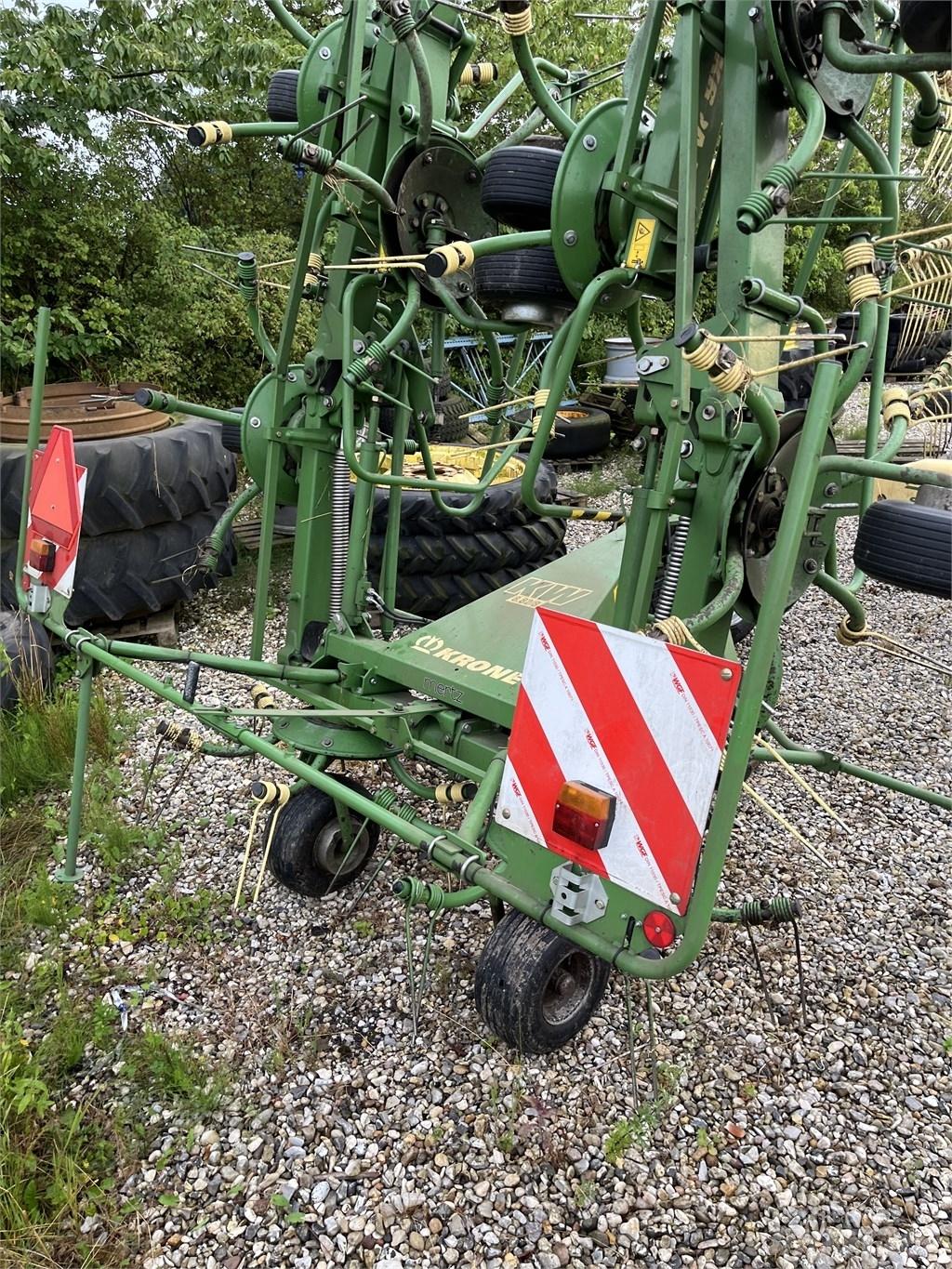 Krone KW 8.82/8 Obračalniki in zgrabljalniki