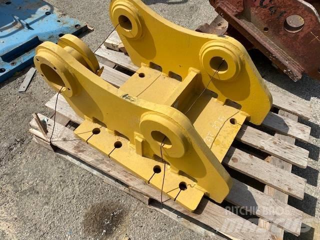 CAT 325 Boom in dipper roke