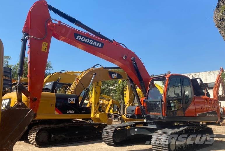 Doosan DX225 Bagri goseničarji