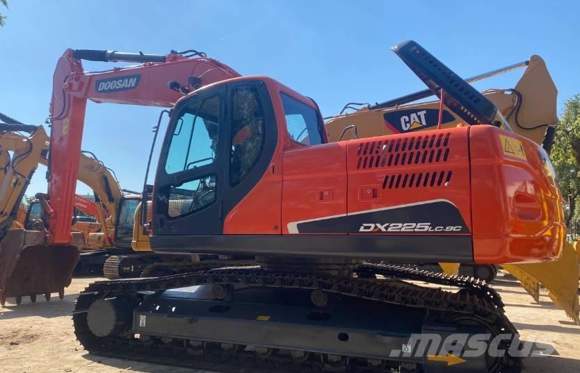 Doosan DX225 Bagri goseničarji