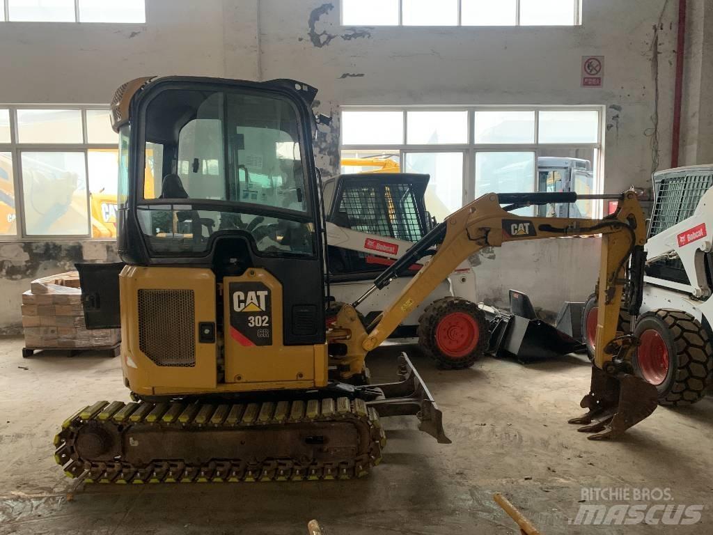 CAT 302 Bagri goseničarji