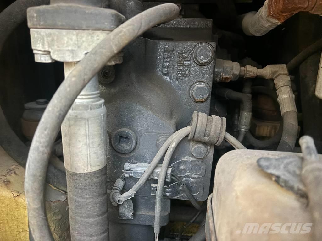 Komatsu PC 138 US Midi bagri 7t – 12t