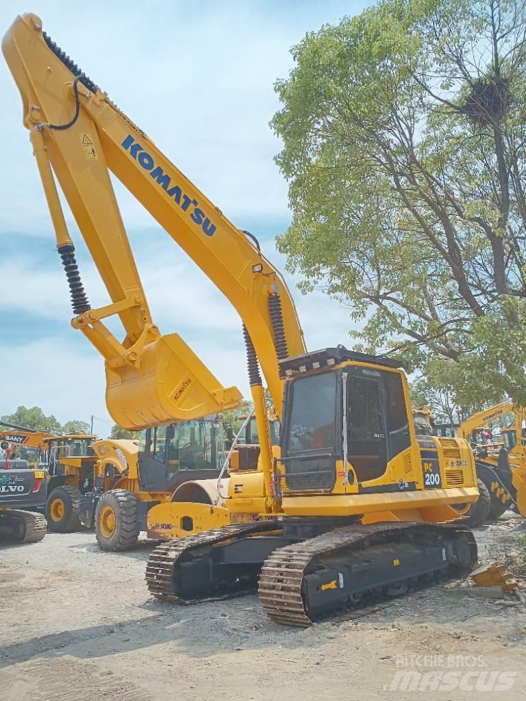 Komatsu PC 200 Bagri goseničarji