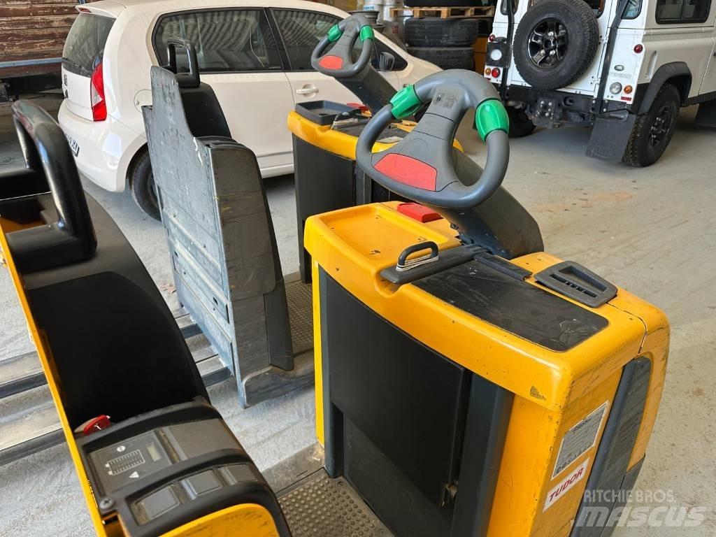 Jungheinrich ECE 225 Električni nizko dvižni viličar