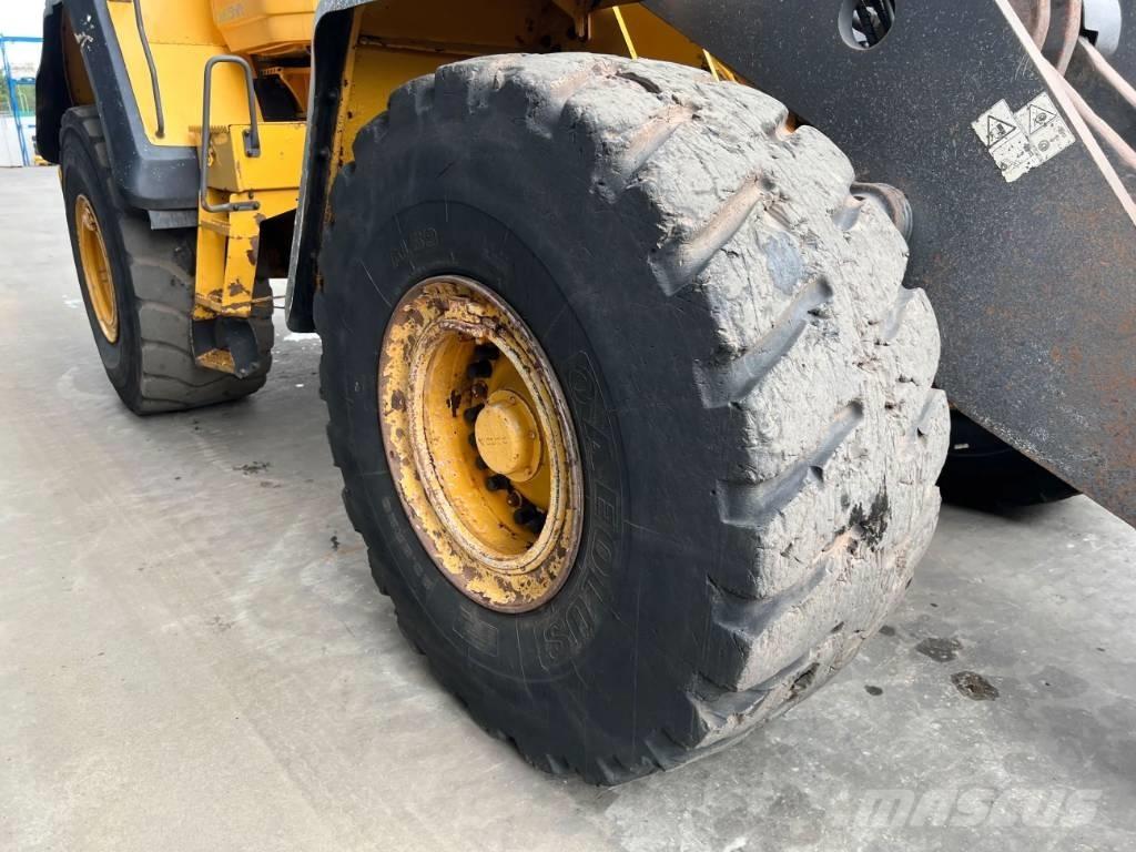 Volvo L180G Kolesni nakladalci