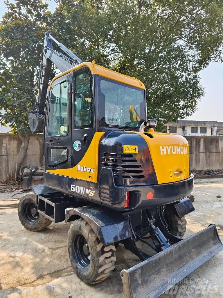 Hyundai Robex 60 W Bagri na kolesih