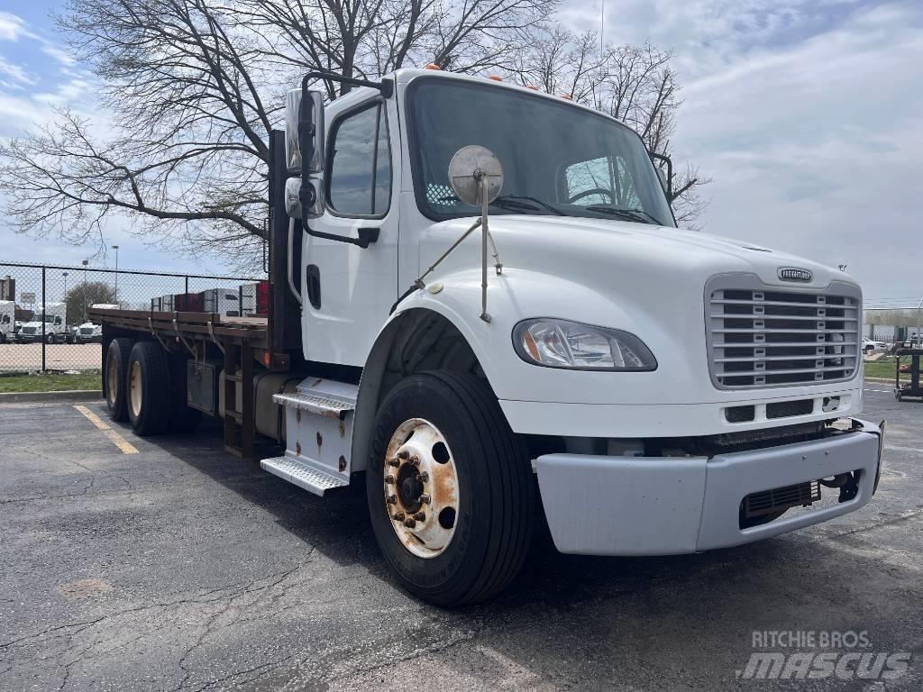 Freightliner M 106 Tovornjaki s kesonom/platojem