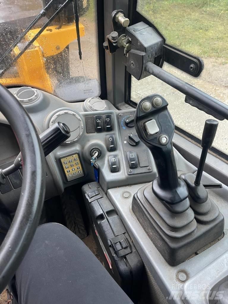 Volvo L 25 Kolesni nakladalci