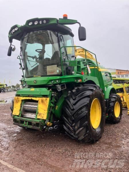 John Deere 8400 Stroji za krmo na lastni pogon