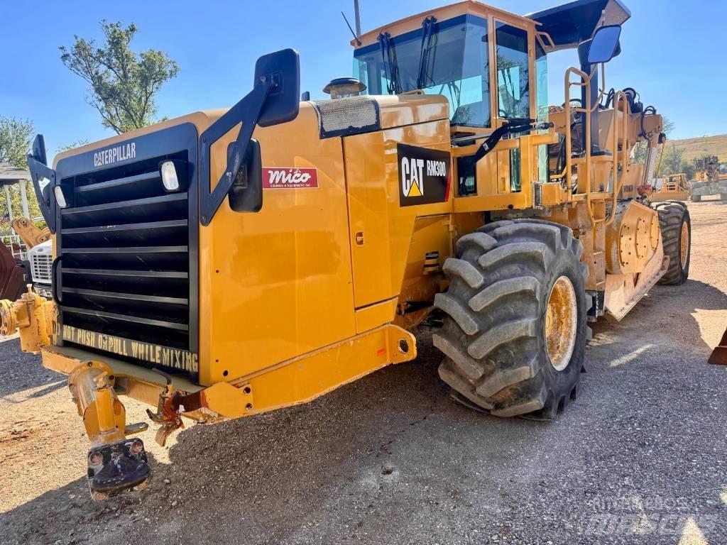 CAT RM 300 Stroji za recikliranje asfalta