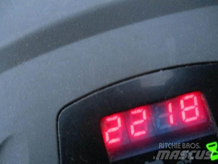 Toyota LPE 250 Električni nizko dvižni viličar s stojiščem
