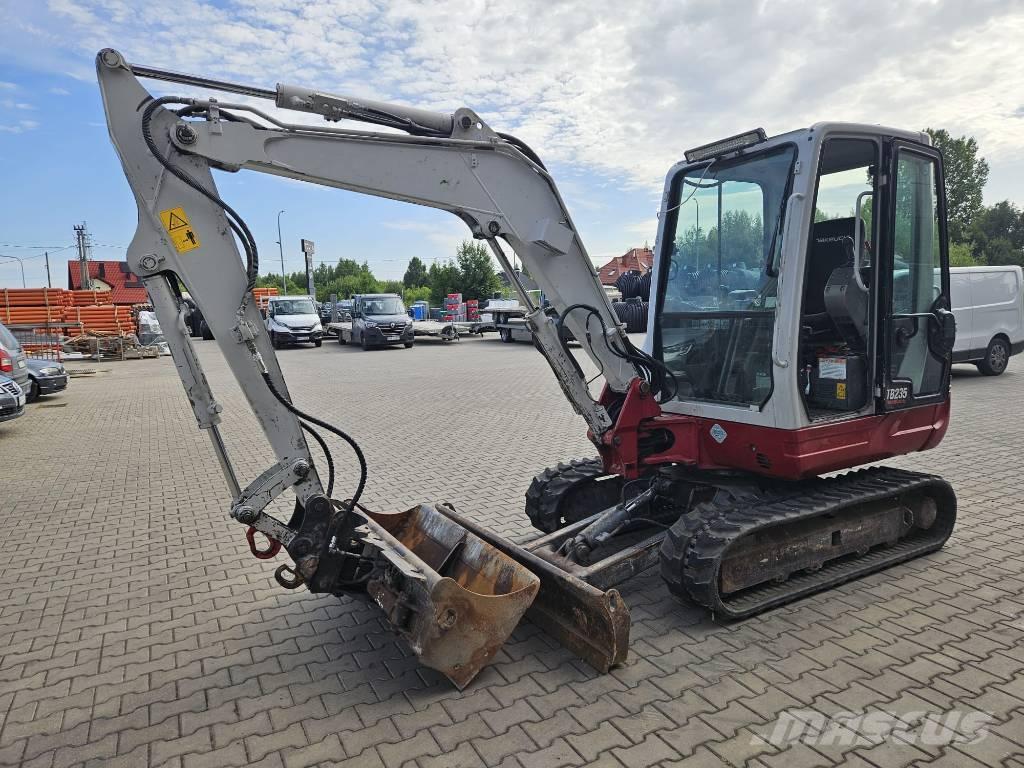 Takeuchi TB 235 Mini bagri <7t