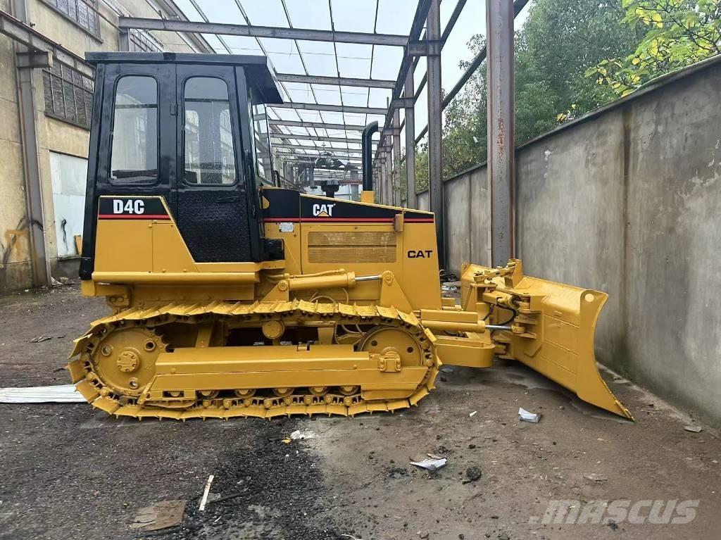 CAT D 4 C Buldožerji goseničarji
