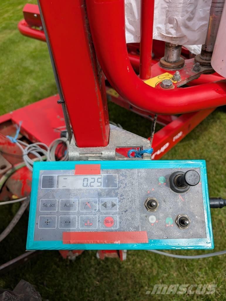 Kverneland 7120 Stroji za zavijanje