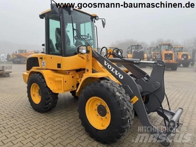 Volvo L 30 G Kolesni nakladalci