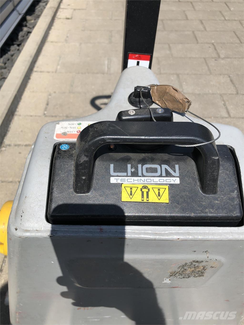 Still ECH12 Ročni električni viličar