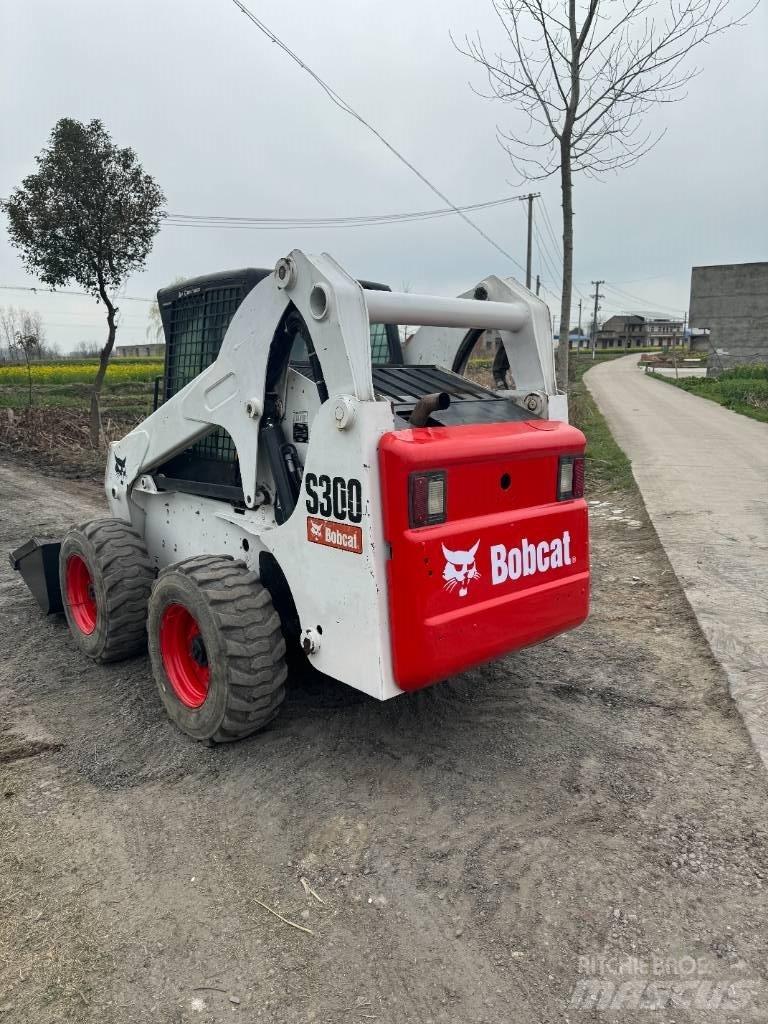 Bobcat S 300 Skid steer mini nakladalci
