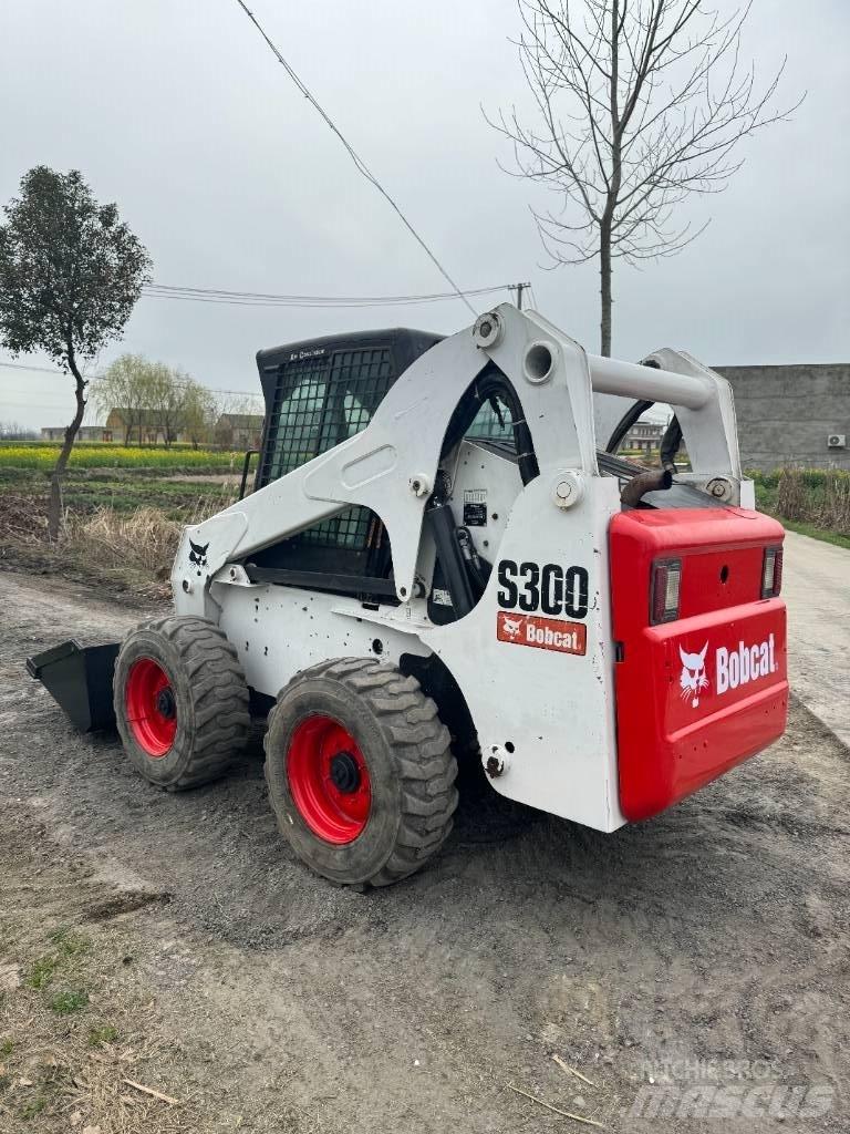 Bobcat S 300 Skid steer mini nakladalci