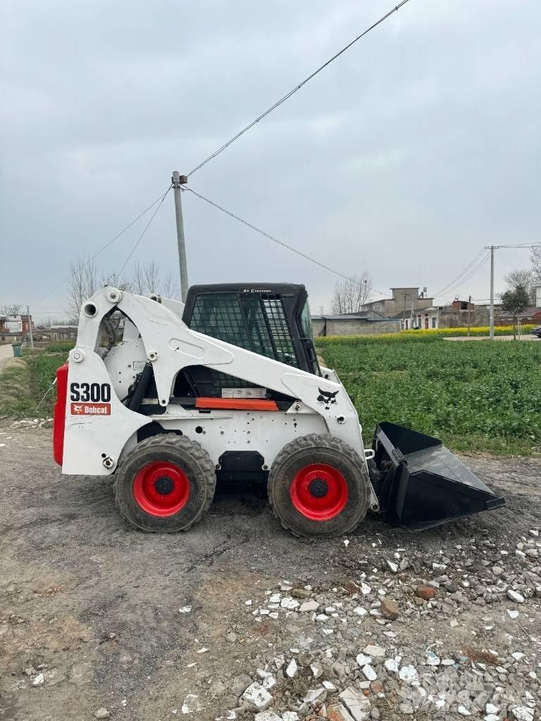 Bobcat S 300 Skid steer mini nakladalci