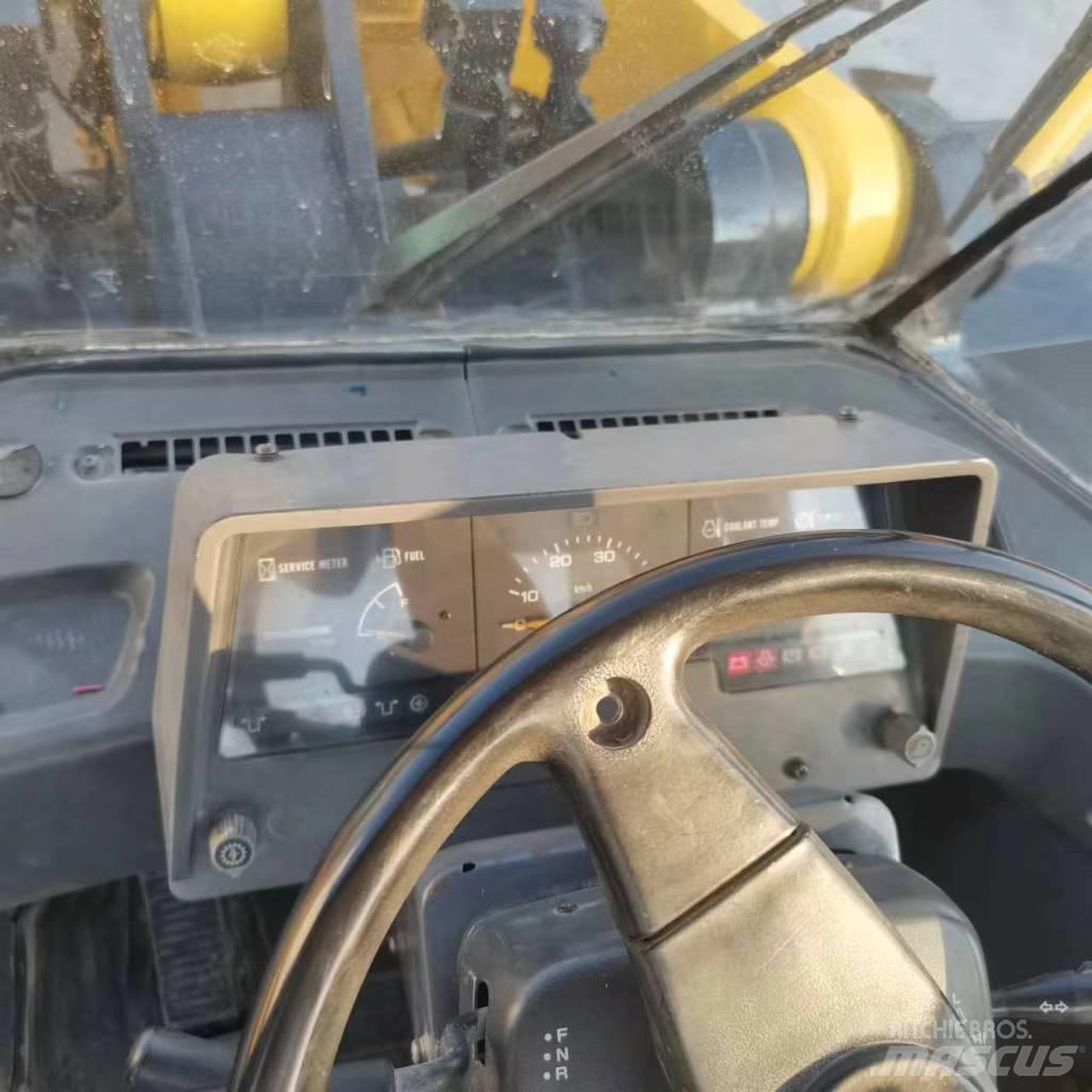 Komatsu WA 320-5 Kolesni nakladalci
