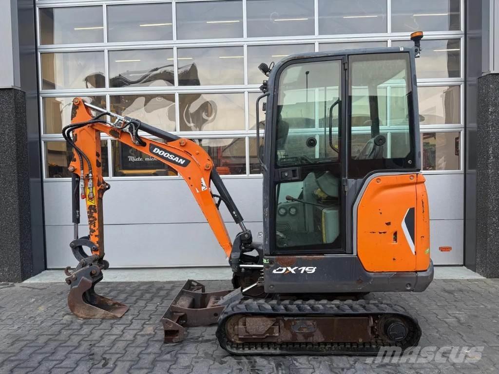 Doosan DX19 Mini bagri <7t