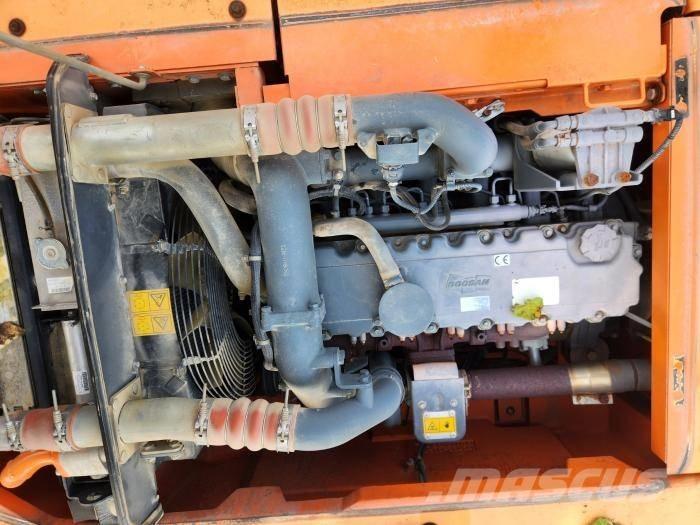 Doosan DX 140 W Bagri na kolesih