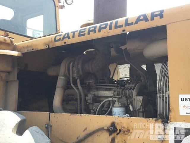 CAT 980 B Kolesni nakladalci