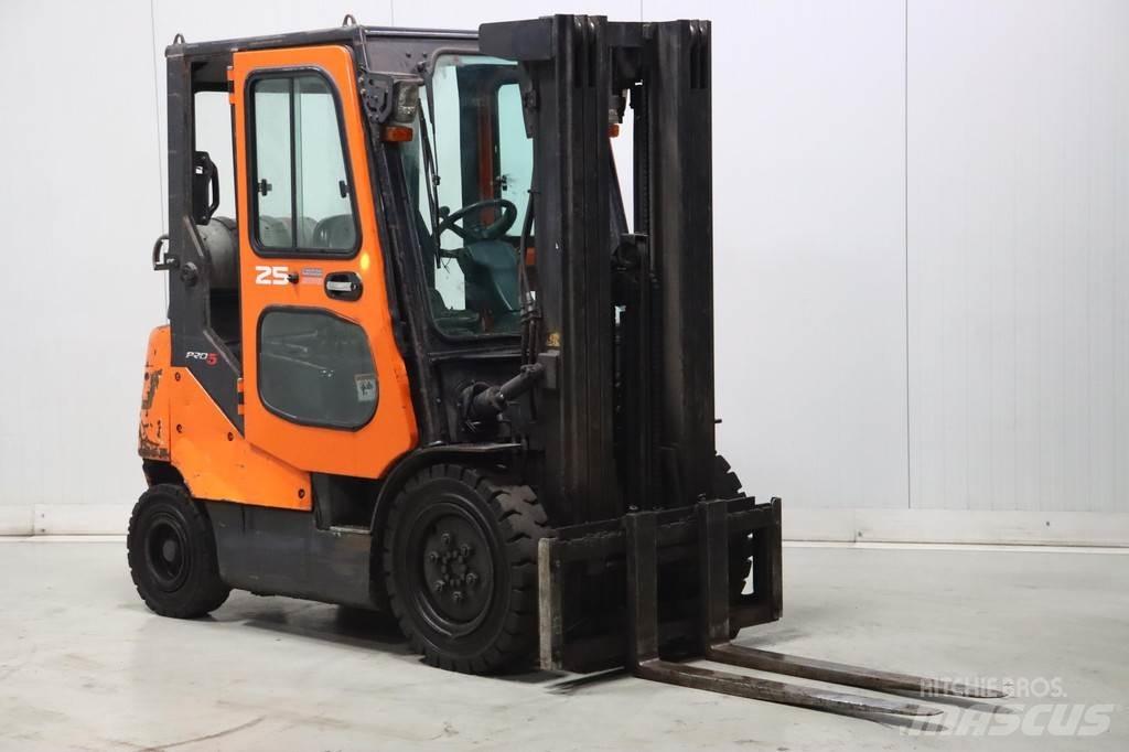 Doosan G25E-5 Plinski viličarji