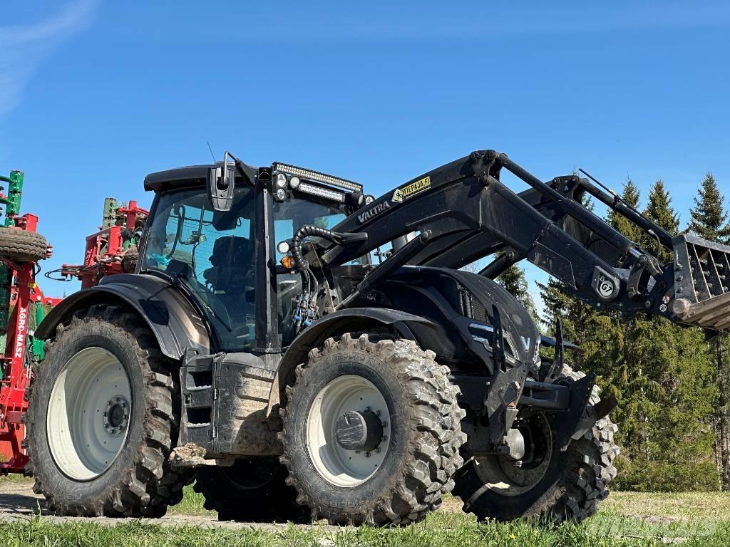 Valtra T 255 Versu Traktorji