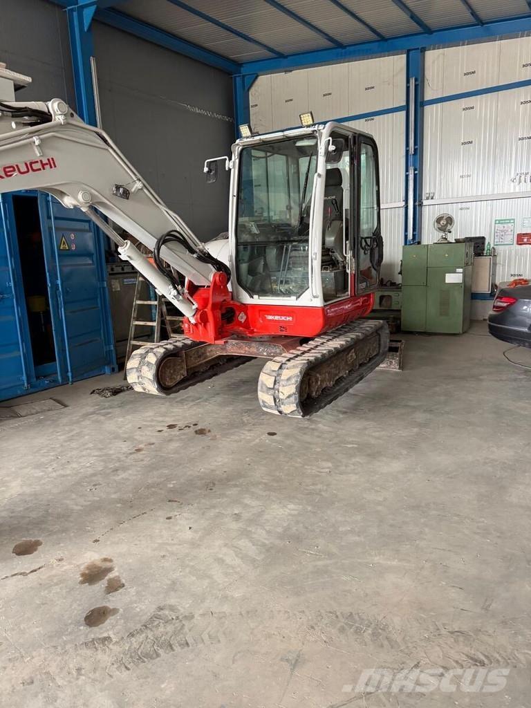 Takeuchi TB260 Mini bagri <7t