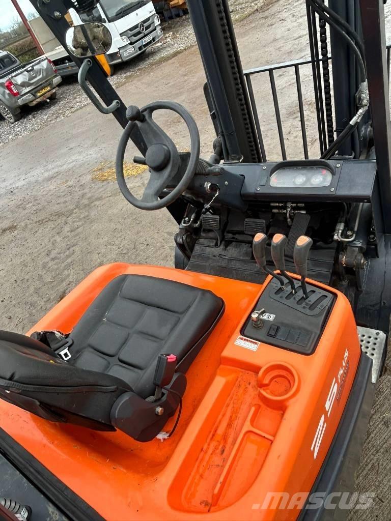 Doosan G 25 GP Plus Plinski viličarji