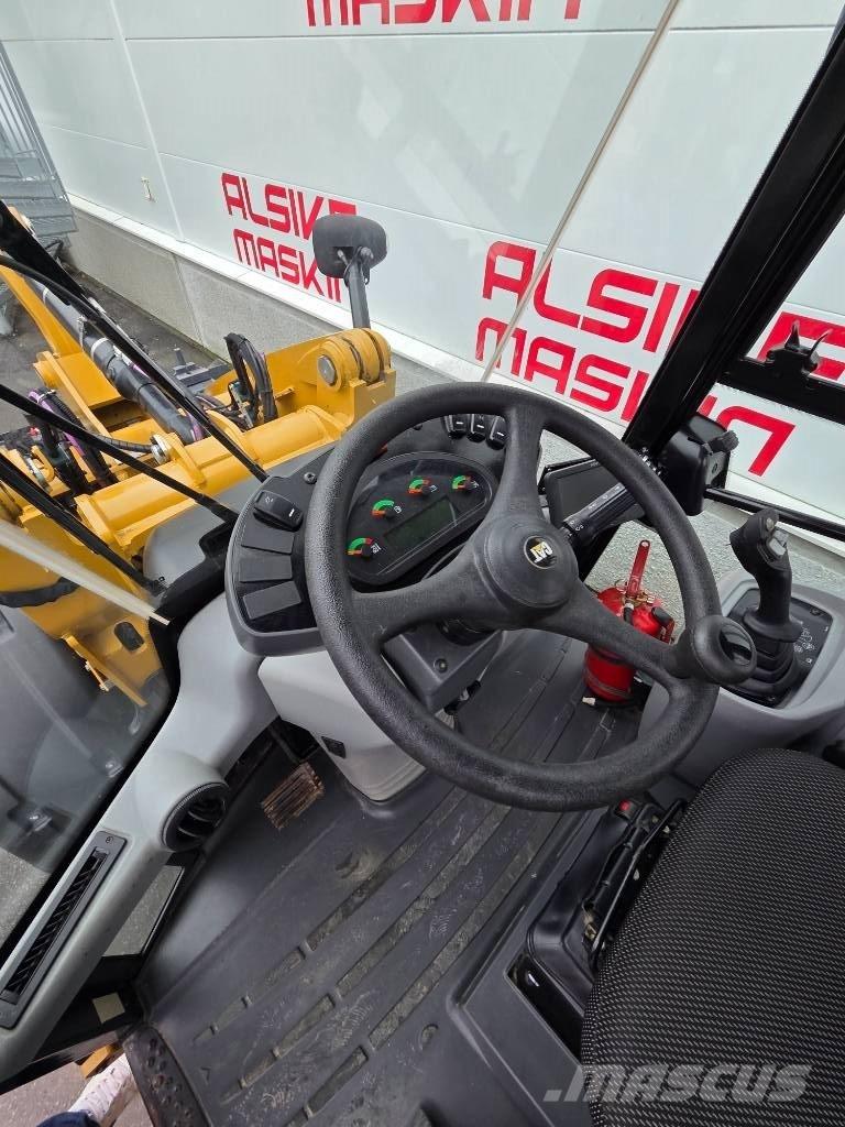 CAT 906 Kolesni nakladalci