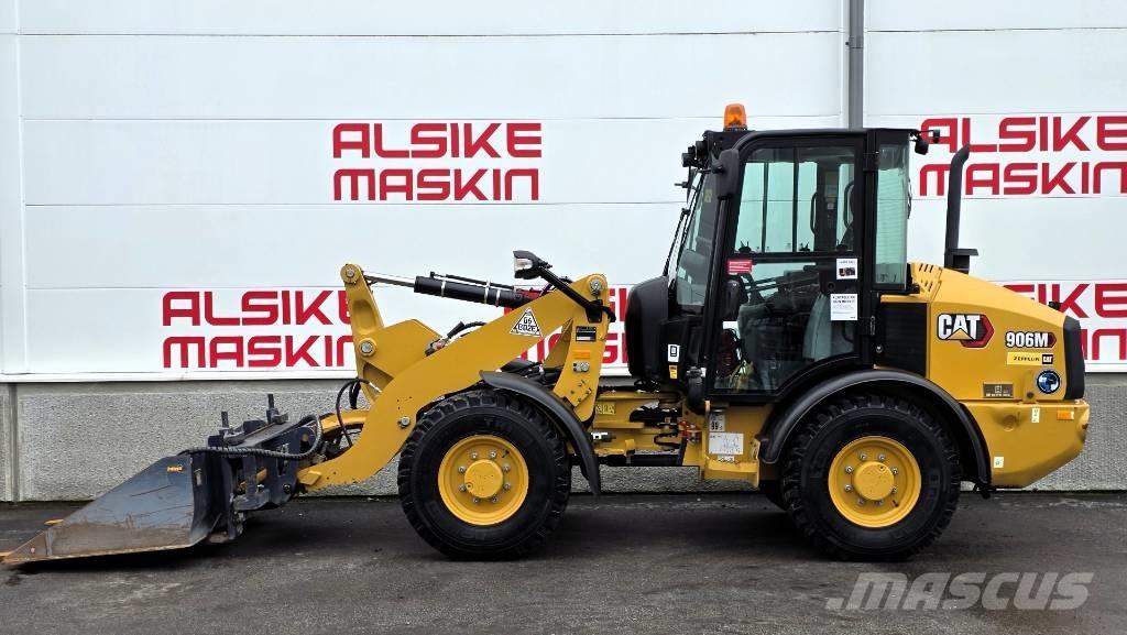 CAT 906 Kolesni nakladalci