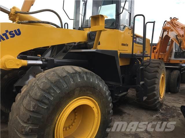 Komatsu WA 380 Kolesni nakladalci