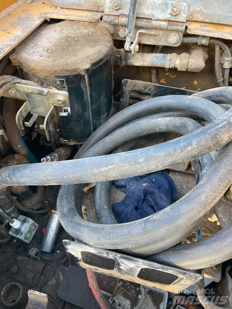 Liebherr R 926 LC Bagri goseničarji
