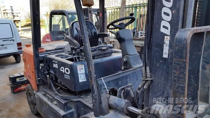 Doosan D40 SC-5 Dizelski viličarji